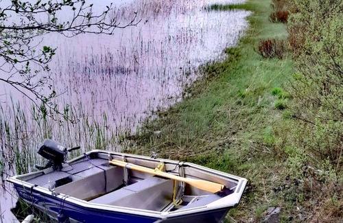 Ed House | Swedish house at the lake, calm and cozy, familyfriendly, boat, wifi