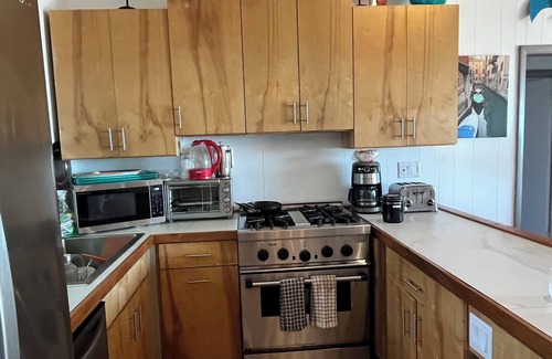 Long Island House | Sweeping ocean views on Sky Walk. Renovated 2023, open floor plan. pets ok