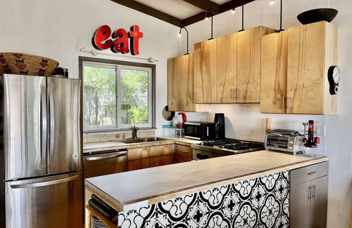 Long Island House | Sweeping ocean views on Sky Walk. Renovated 2023, open floor plan. pets ok