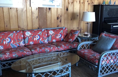 Madaket House | SWEEPING OCEAN VIEWS, HEAR THE SURF, 1 MINUTE WALK TO MADAKET BEACH
