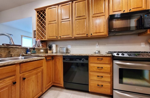 Estes Park Condo | Sweet Bliss- Updated Townhome near Rocky Mountain National Park