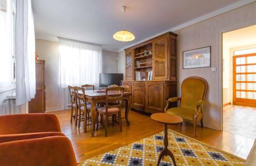 Bourroches House | Sweet Burgundy Villa