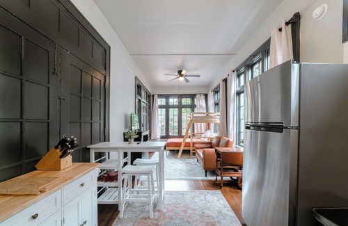 Hannon Park Apartment | Sweet Deeana's - The Historic Downtown Mobile Apartment