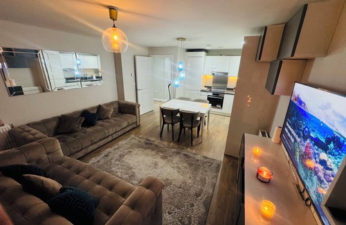 Yiewsley Apartment | Sweet Dreamers.