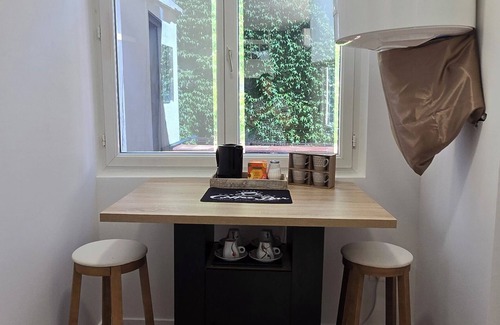 Bourg-les-Valence Apartment | Sweet Escape. T1 BIS ROMANTIC