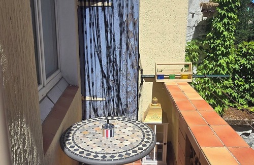 Bourg-les-Valence Apartment | Sweet Escape. T1 BIS ROMANTIC