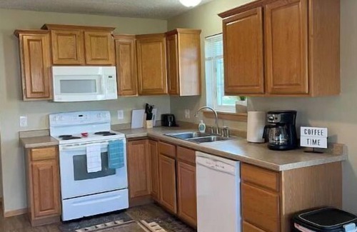 Crosby Apartment | Sweet Escape, next to C-I bike/snowmobile trail.