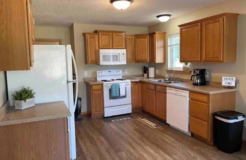 Crosby Apartment | Sweet Escape, next to C-I bike/snowmobile trail.