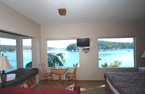 Friday Harbor Apartment | Sweet Escape & Summer Dream