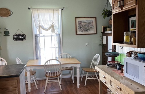 St. Clair County House | Sweet Farm Stay