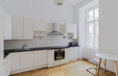 Roßau Apartment | Sweet Innere Stadt 2BR w/Washer & Dryer, by Blueground