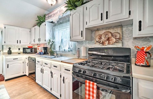 Lily House | Sweet Lily Home Less Than 15 Mi from Downtown Corbin!