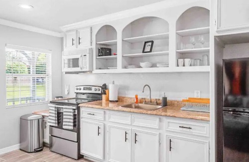 Humble House | Sweet Little House B near IAH airport