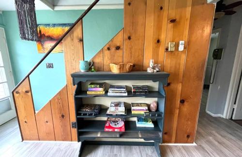 Greensboro House | Sweet Sunny Summit House