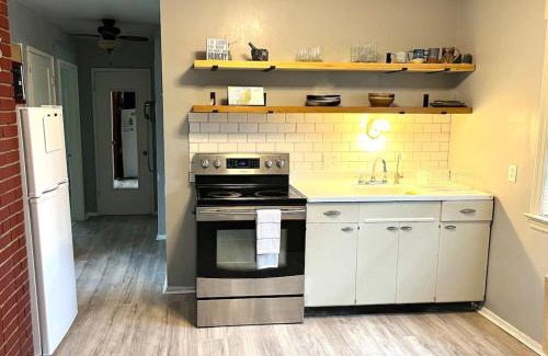 Greensboro House | Sweet Sunny Summit House