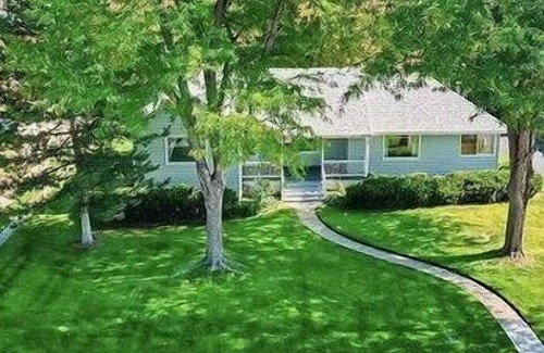 Loveland Apartment | Sweetheart City Inn! Clean/Private, centrally located, free parking, pets ok