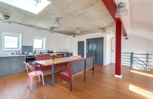 Quartier Saint-Georges Apartment | Sweett | Milan VI - Four Bedroom Apartment, Sleeps 10