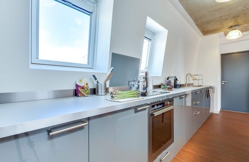 Quartier Saint-Georges Apartment | Sweett | Milan VI - Four Bedroom Apartment, Sleeps 10