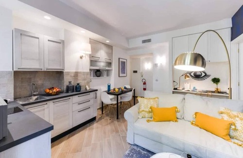 Porta Volta Apartment | Sweett | Moscova - One Bedroom Apartment, Sleeps 3