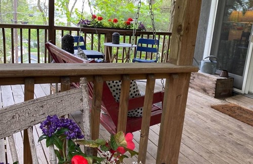 Ludington Cottage | Sweetwater Cottage is a well curated cottage a block away from Hamlin Lake