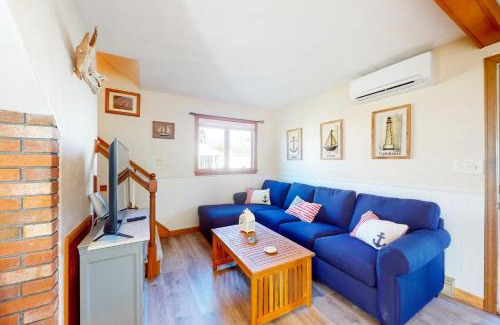 Wareham Center House | Swift Beach House