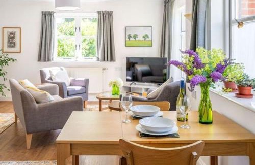 Norwich House | Swift Host - 1 Bedroom House - Beautiful - Garden - Free Parking - Close to Centre