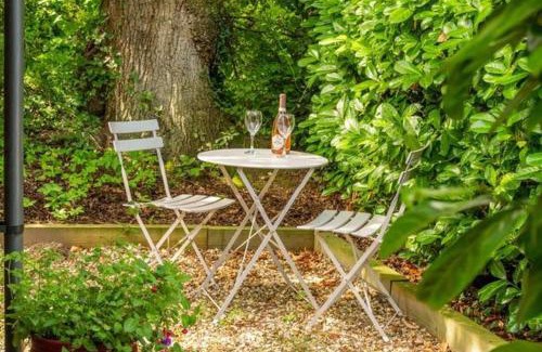 Rackheath Apartment | Swift Host - Studio - The Nook - Garden - Parking