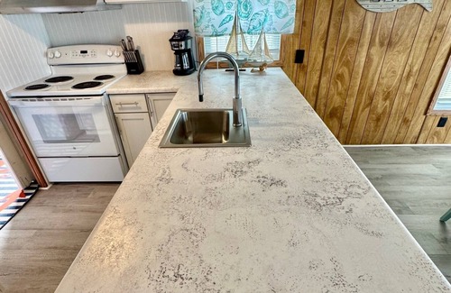 Warsaw House | Swim, fish, have fun at the sandbar & cruise the lake! Sleeps 8!