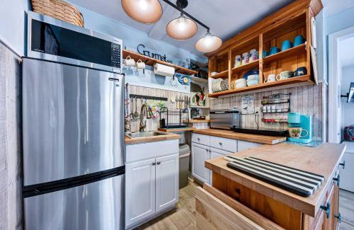 Jacksonville Beach Apartment | Swim, Golf and Relax Beach Apt with Private Yard!