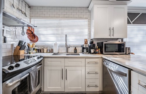 East Tampa House | ~Swimming Pool~ Cozy Historic Tampa Bungalow