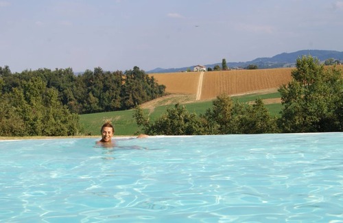 Crespellano House | Swimming pool, wellness and relax in the hills of Bologna