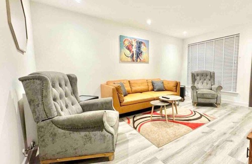 Swindon House | Swindon 3 Bedroom house to relax and enjoy