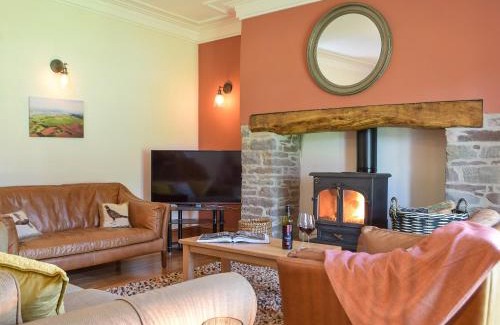 Llanybri House | Swn-Y-Don