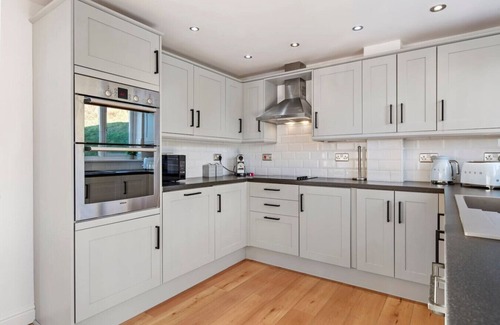 Penycwm House | Swn Y Don - Modern Luxury Steps from Newgale Beach Bliss