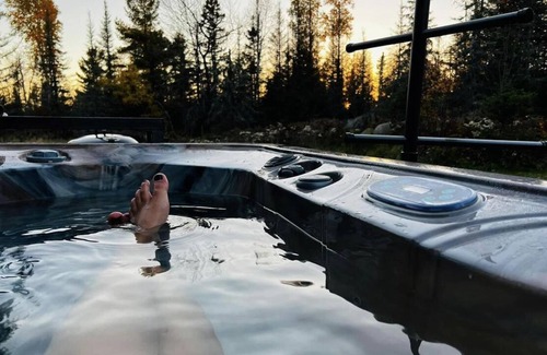 Ely Cabin | SXS, ATV, Snowmobile Heaven with Class!