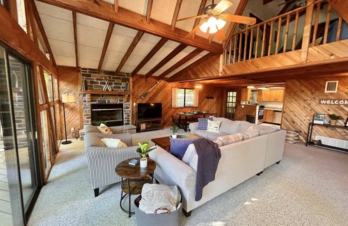 Innsbrook Ski Chalet | Sycamore Retreat - Family Friendly, Waterfront Chalet