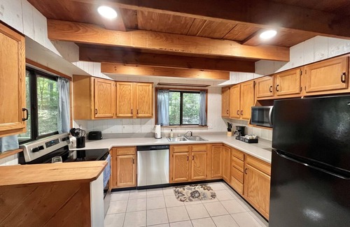 Innsbrook Ski Chalet | Sycamore Retreat - Family Friendly, Waterfront Chalet