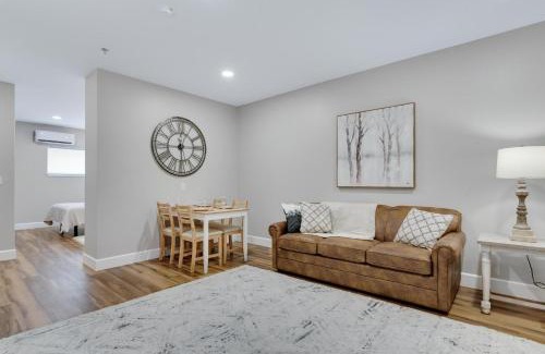 Berlin Apartment | Sycamore Suite - Main Street Lodge in Berlin