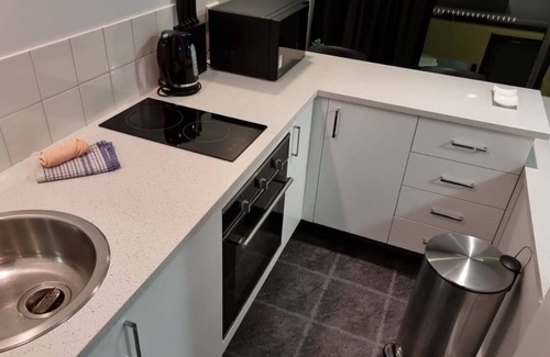 Darlinghurst Apartment | Sydney City Large Studio Apartment with Balcony