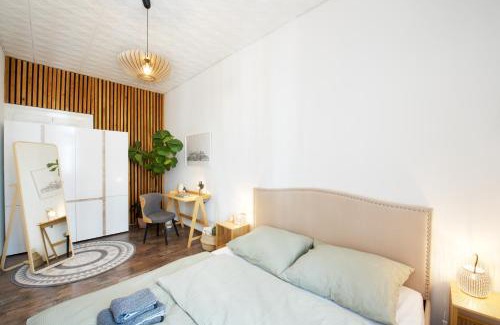 Ferencvaros Apartment | Symphony Apartment - FREE Parking & Airport Taxi