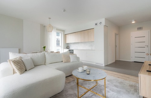 Witomino Apartment | Symphony Modern Tower