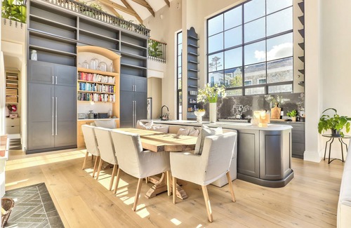 Bishopscourt Villa | Symphony of Light - A stately residence in the heart of Bishopscourt