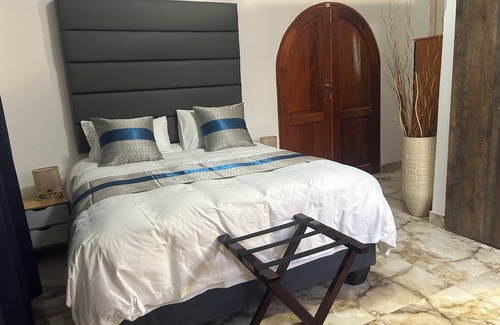Gaborone House | Synovus Guesthouse, Tranquil, Private, Luxury!