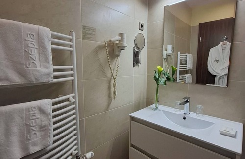 Zsambek Hotel | Szépia Bio & Art Hotel
