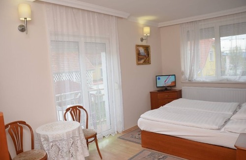 Sarvar House | Szieszta Panzió