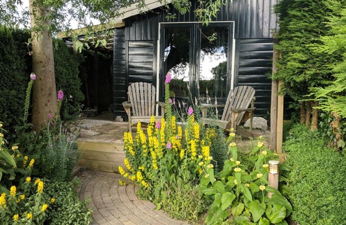 Schellinkhout Ski Chalet | 't Atelier: quiet and rustic at the Markermeer