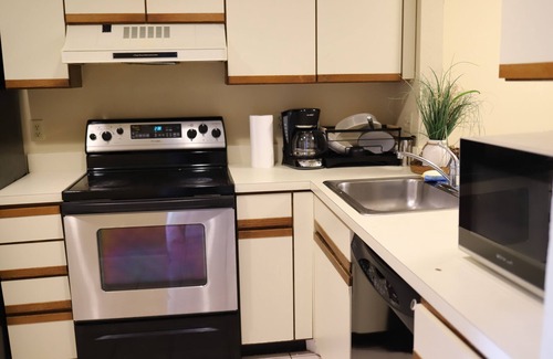 Greenview Shores House | T-house C 2/2.5- 3 beds, in Wellington Shared pool