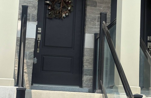 Durham Region Apartment | t Private, cozy guest suite in Oshawa with free parking.