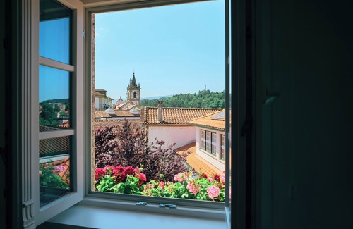 Ponte da Barca Apartment | T1 Maria in the heart of Ponte da Barca, ideal for romantic getaways.