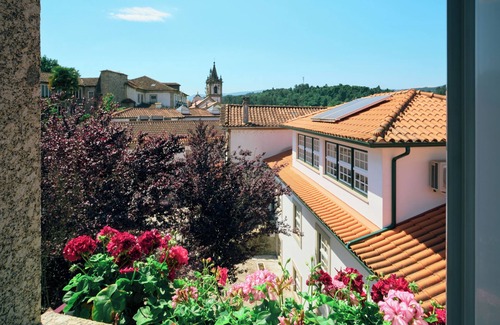 Ponte da Barca Apartment | T1 Maria in the heart of Ponte da Barca, ideal for romantic getaways.